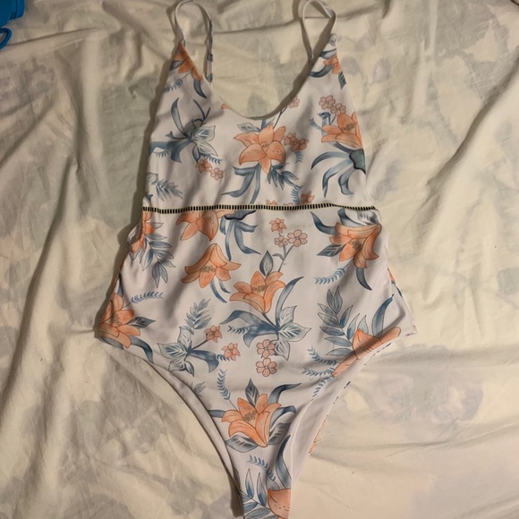 one piece swim - Picture 1 of 2